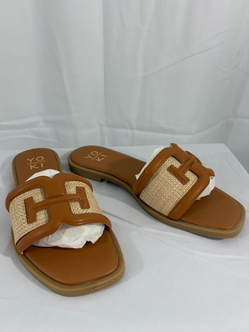 NWT Yoki Size 6 Tan/Brown Leather Slip-on Sandals